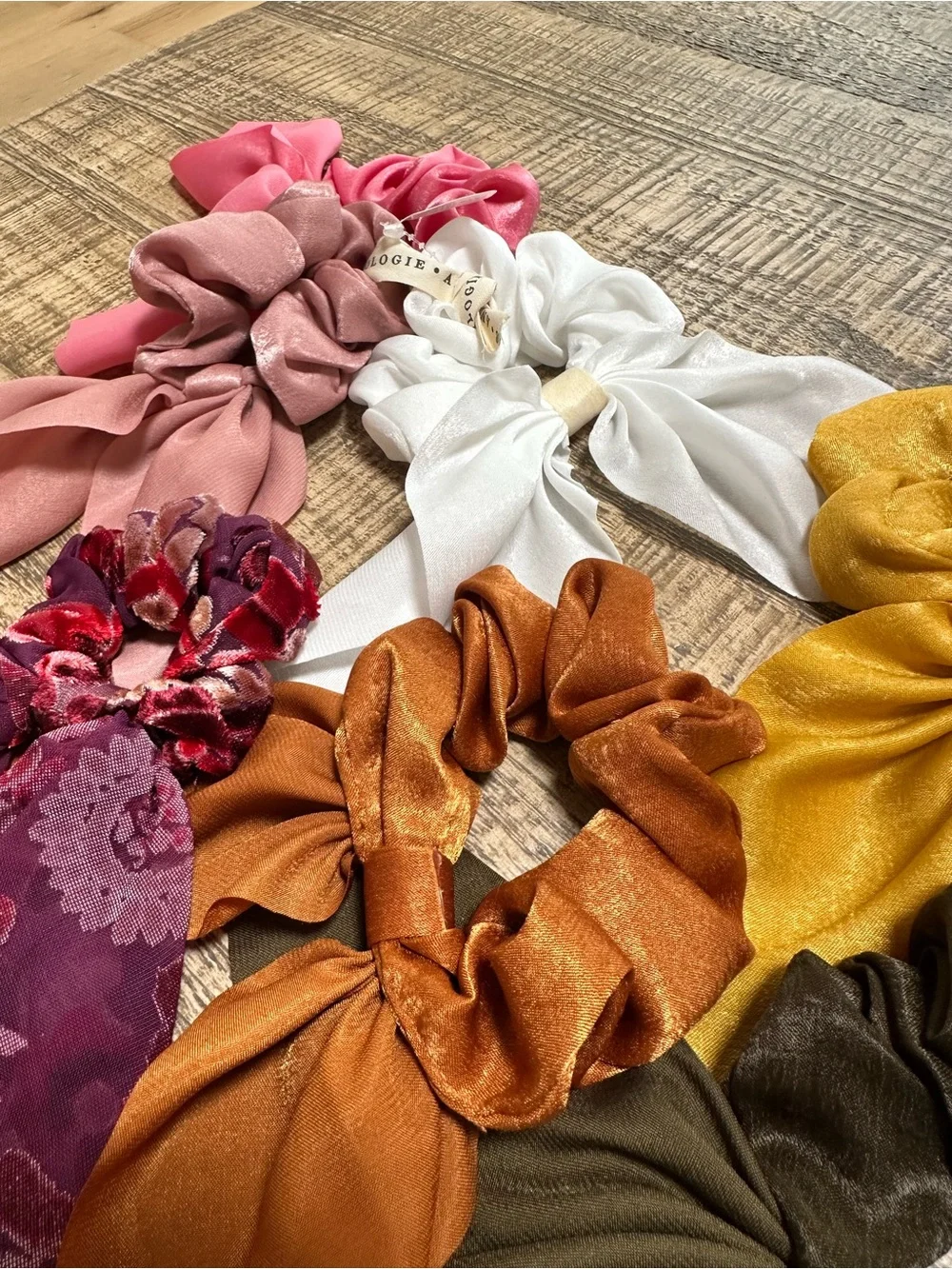 Anthropologie Bow Scrunchie Bundle 7pc NWT/NWOT Hair Accessories